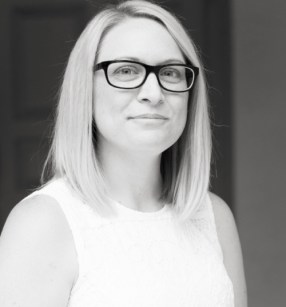 Holly+Headshot_2bw[2]